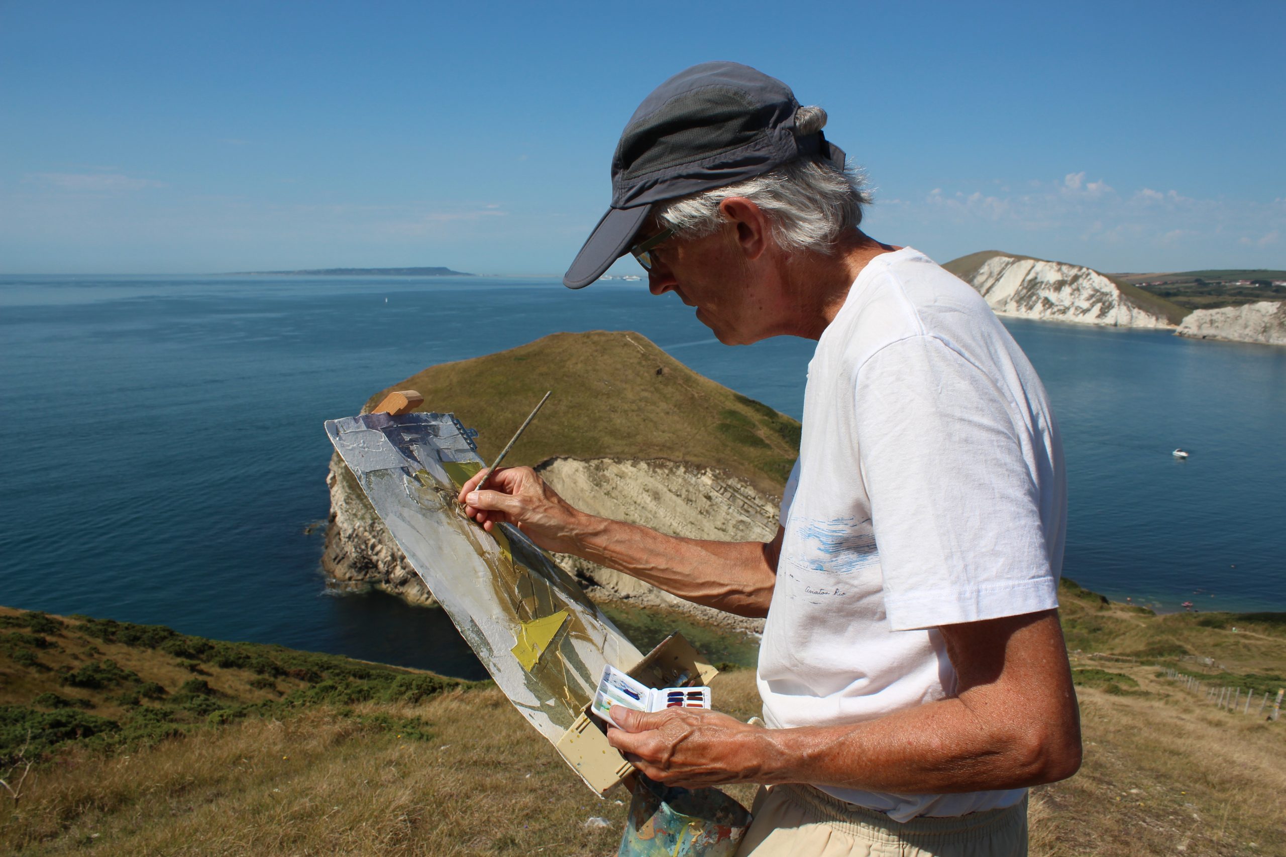 Jeremy Gardiner painting plein air, Worbarrow Bay